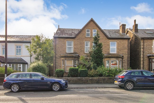 571 Chorley Old Road, Bolton, BL1 6BL
 7