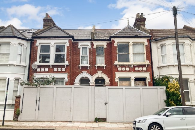 29 and 31 Cathles Road, Clapham, London SW12 9LE 4