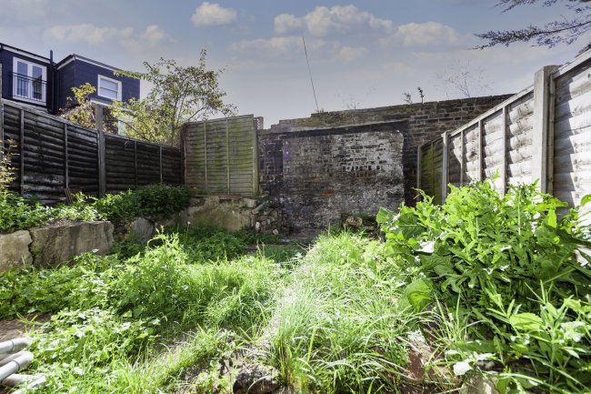 21 Ridgley Road, College Park, London NW10 6AR 4