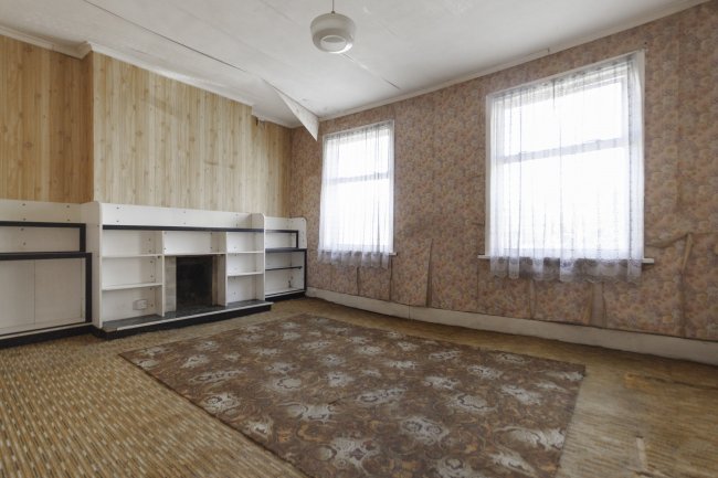 21 Ridgley Road, College Park, London NW10 6AR 4