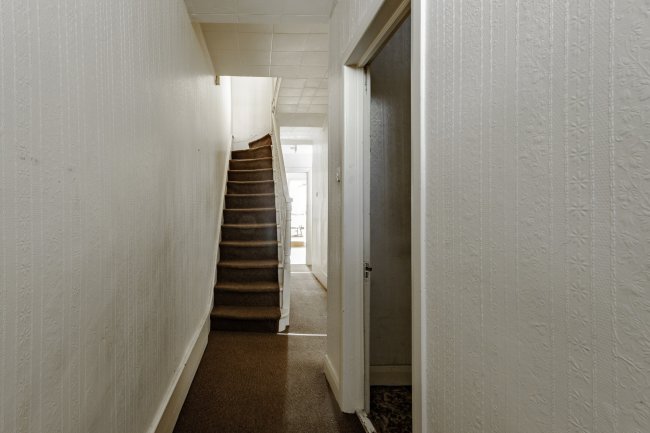 21 Ridgley Road, College Park, London NW10 6AR 4