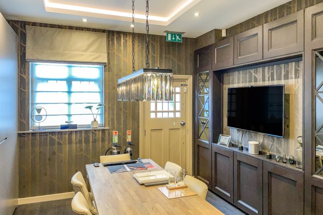 63 Packhorse Road, Gerrards Cross, Buckinghamshire SL9 8PG
 7