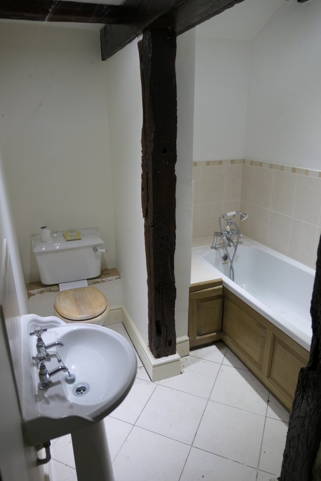 Dove Cottage, The Splash, Warfield, Nr Bracknell, Berkshire, RG42 4SS 10