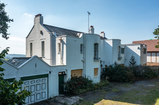 Great Oak, 15 Prowse Avenue, Bushey Heath, Hertfordshire WD23 1JS 5