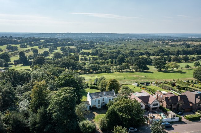 Great Oak, 15 Prowse Avenue, Bushey Heath, Hertfordshire WD23 1JS 5