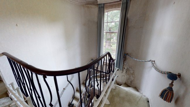 Great Oak, 15 Prowse Avenue, Bushey Heath, Hertfordshire WD23 1JS 5