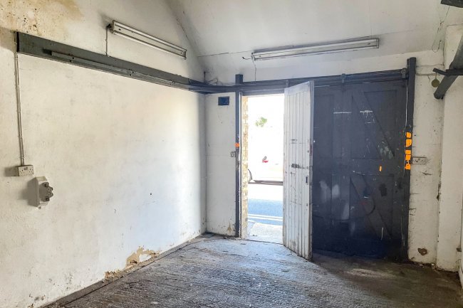 Garage at 35 Alexander Road, Windsor, SL4 1HZ 8