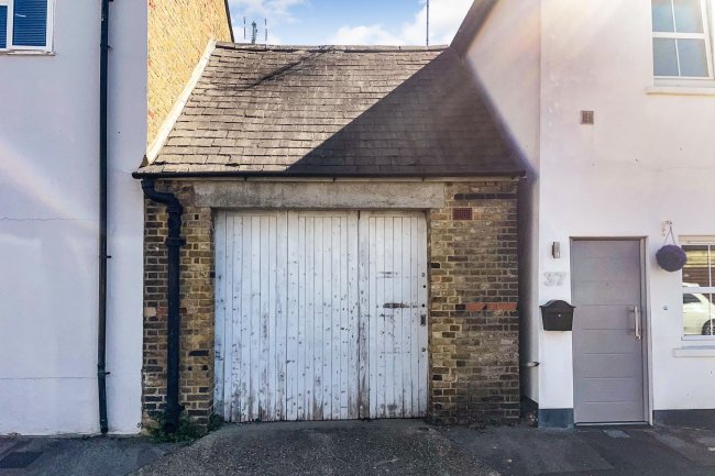 Garage at 35 Alexander Road, Windsor, SL4 1HZ 8