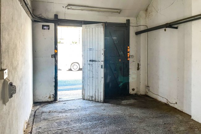 Garage at 35 Alexander Road, Windsor, SL4 1HZ 8