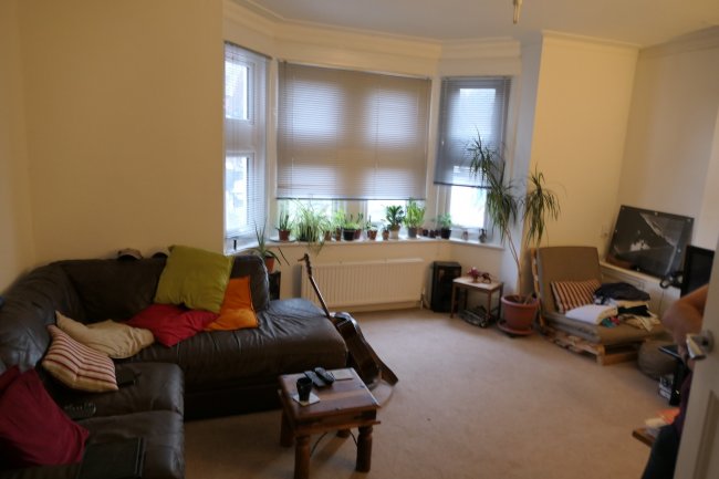 193 and 193A  Hamlet Court Road, Westcliff on Sea, Essex  SS0 7EL 8