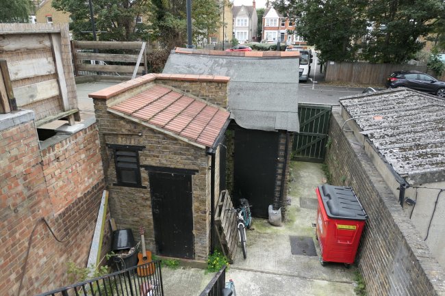 193 and 193A  Hamlet Court Road, Westcliff on Sea, Essex  SS0 7EL 8