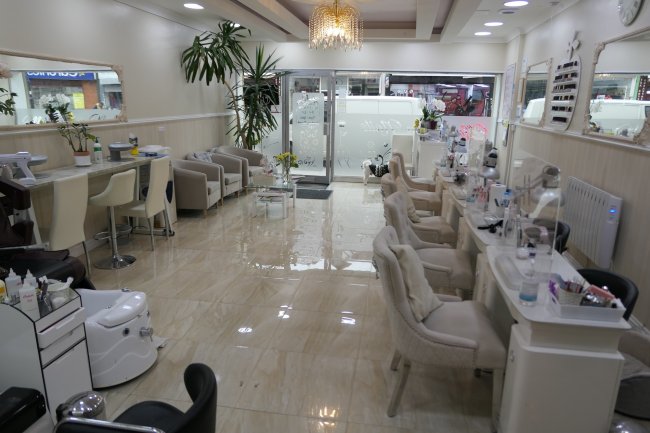 193 and 193A  Hamlet Court Road, Westcliff on Sea, Essex  SS0 7EL 8