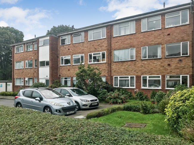 Stafford Close, off Reservoir Road, Southgate, London N14 4BD 2