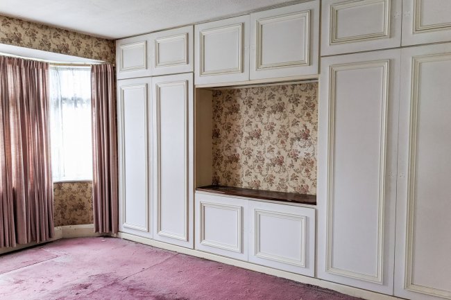 22 Graham Avenue, Mitcham, Surrey CR4 2HG 3