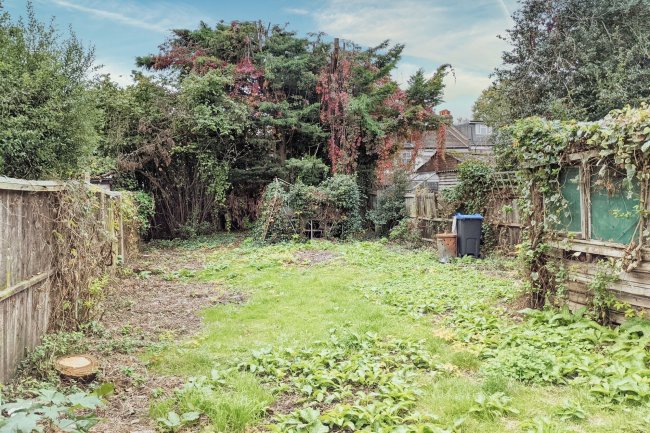 22 Graham Avenue, Mitcham, Surrey CR4 2HG 3