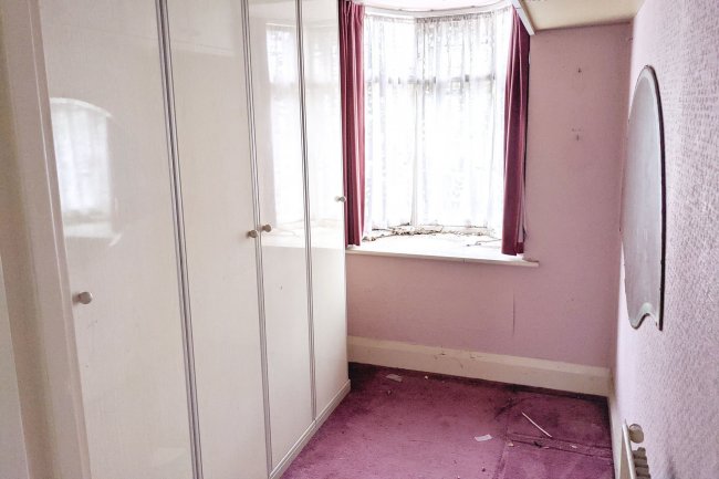 22 Graham Avenue, Mitcham, Surrey CR4 2HG 3