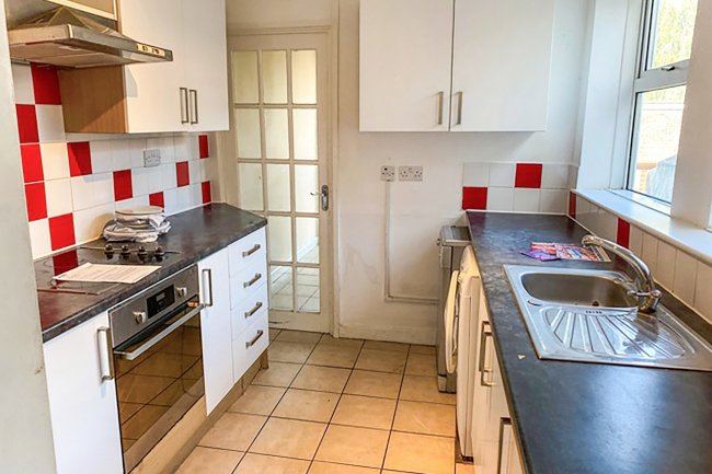 43 Boundary Road, Newbury, Berkshire, RG14 5RR 3