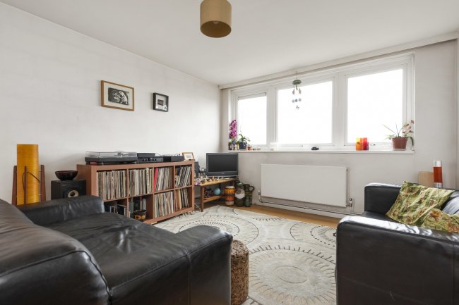 Flat 154, Michael Cliffe House, Skinner Street, London EC1R 0LN
 9