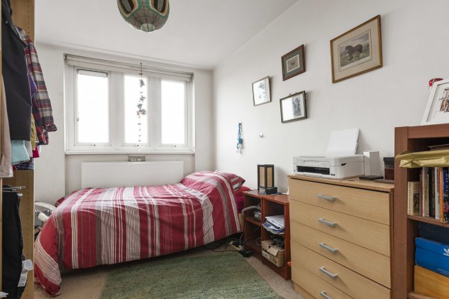 Flat 154, Michael Cliffe House, Skinner Street, London EC1R 0LN
 9