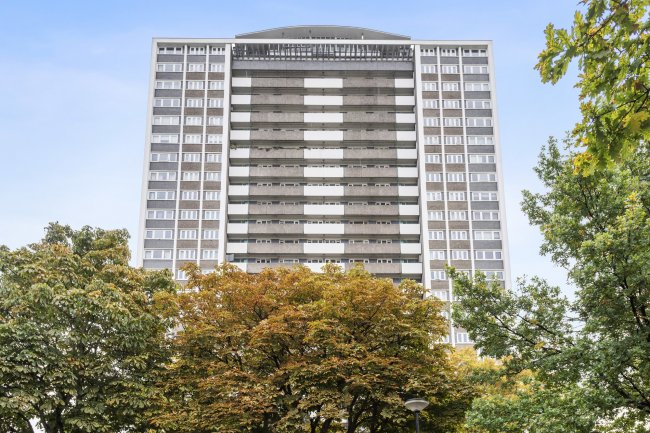 Flat 154, Michael Cliffe House, Skinner Street, London EC1R 0LN
 9