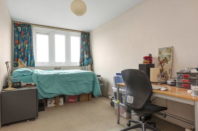 Flat 154, Michael Cliffe House, Skinner Street, London EC1R 0LN
 9