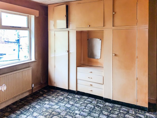 2 Cramworth Grove, Nottingham, NG5 4AP
 2