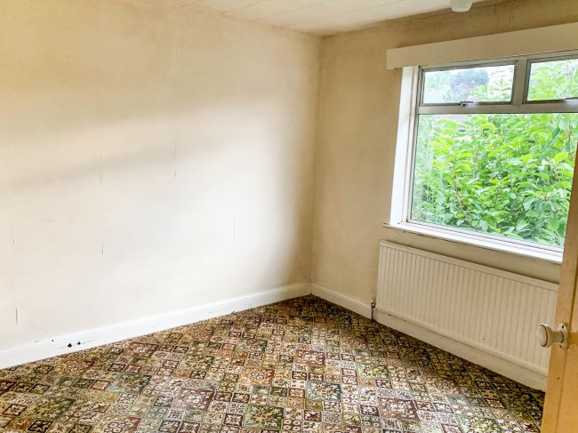 2 Cramworth Grove, Nottingham, NG5 4AP
 2