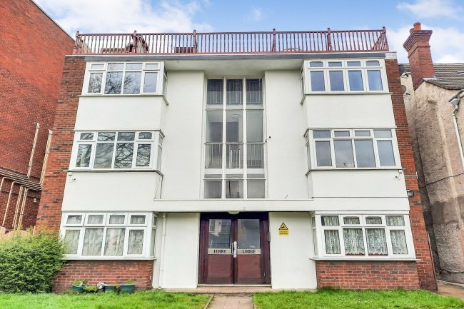 5 Terry Lodge, 680 London Road, Thornton Heath, Surrey CR7 7HU
 1