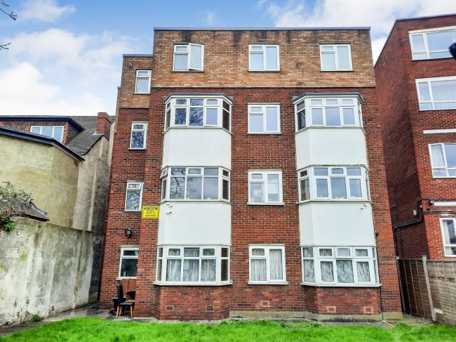 5 Terry Lodge, 680 London Road, Thornton Heath, Surrey CR7 7HU
 1