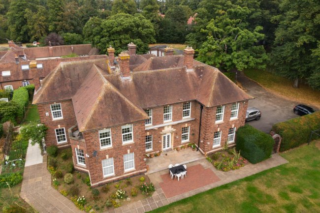 Stretton House, Stretton Court, off Watling Street, Hinckley, Leicestershire, LE10 3HZ 6