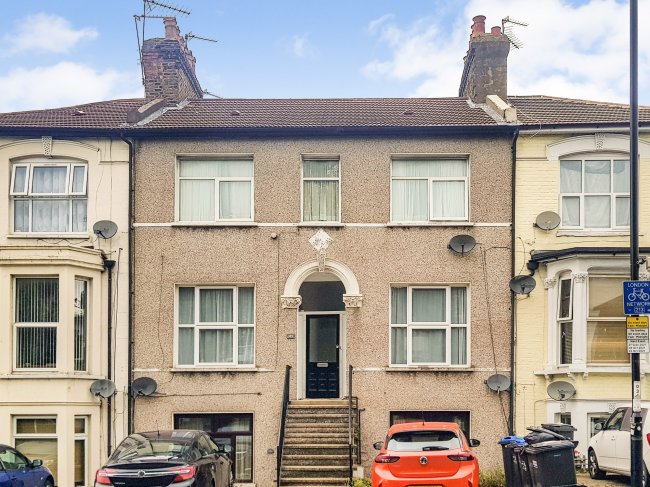 Flat A, 185 Selhurst Road, London SE25 6LB 10