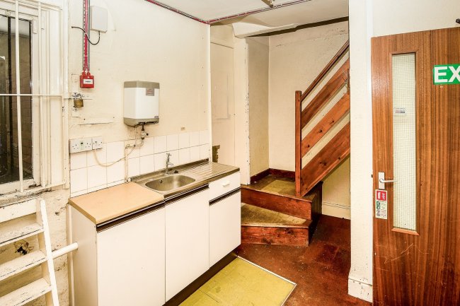 12-14 Eign Gate, Hereford, HR4 0AB 2