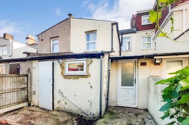 11 Oakdale Road, Forest Gate, London, E7 8JU
 10