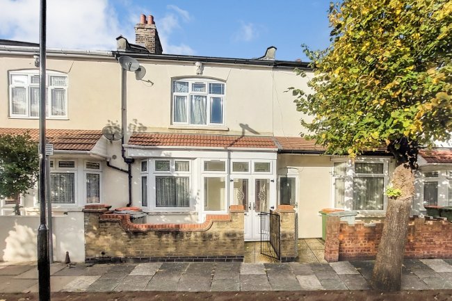 11 Oakdale Road, Forest Gate, London, E7 8JU
 10