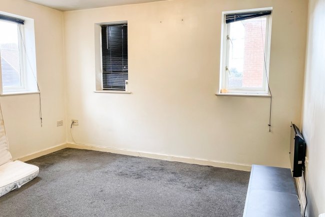 59 Mere Court, Pine Street, Aylesbury HP19 7HX
 4