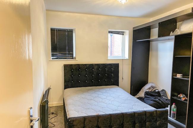 59 Mere Court, Pine Street, Aylesbury HP19 7HX
 4