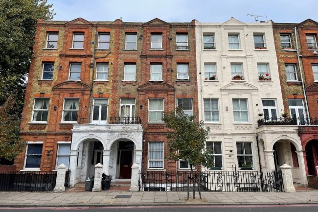 66 Warwick Road, Earls Court, London, SW5 9EJ
 4