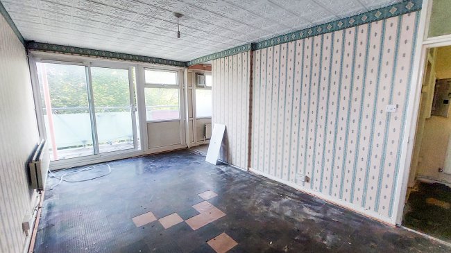 17 Anglesey House, Lindfield Street, London, E14 6HS
 7