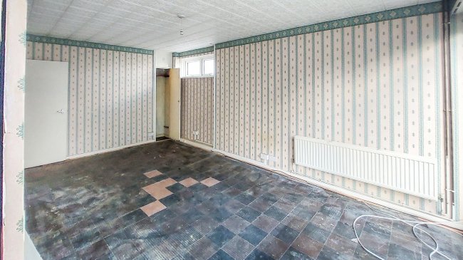 17 Anglesey House, Lindfield Street, London, E14 6HS
 7