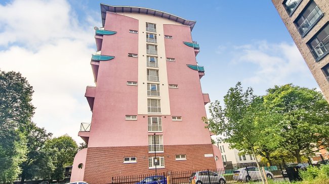 17 Anglesey House, Lindfield Street, London, E14 6HS
 7