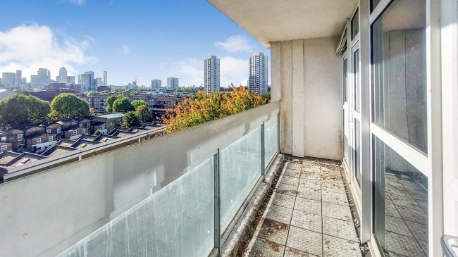 Flat 23 Henshall Point, Bromley High Street, London, E3 3EJ 
 4