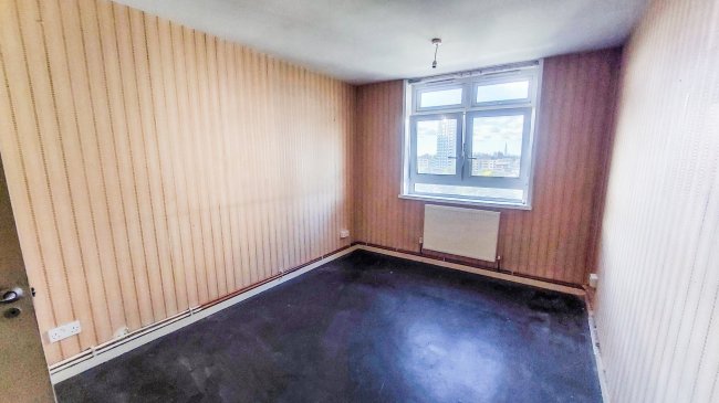 Flat 23 Henshall Point, Bromley High Street, London, E3 3EJ 
 4