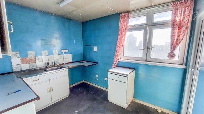 Flat 23 Henshall Point, Bromley High Street, London, E3 3EJ 
 4