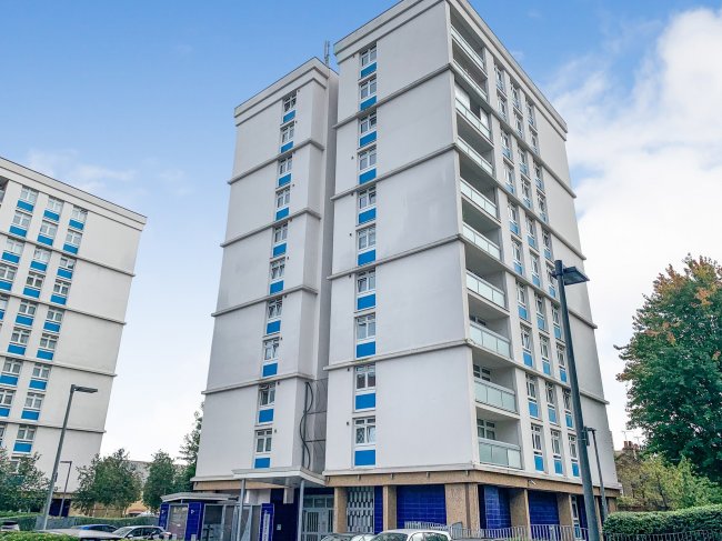 Flat 23 Henshall Point, Bromley High Street, London, E3 3EJ 
 4