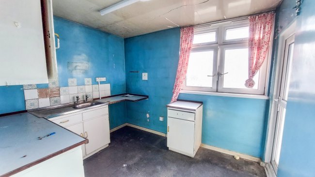 Flat 23 Henshall Point, Bromley High Street, London, E3 3EJ 
 4