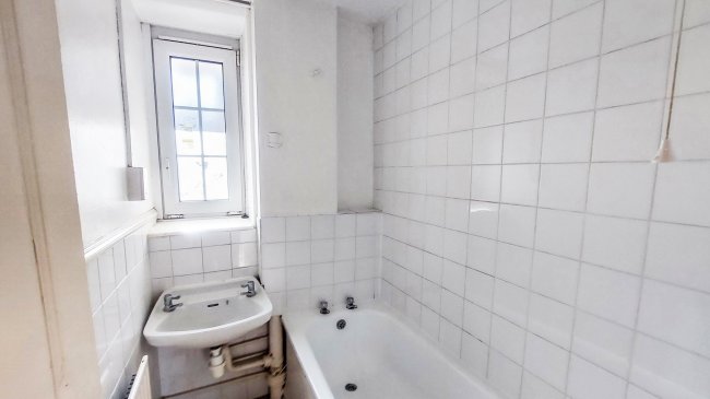 35 Bramble House, Devons Road, London, E3 3RD 
 10