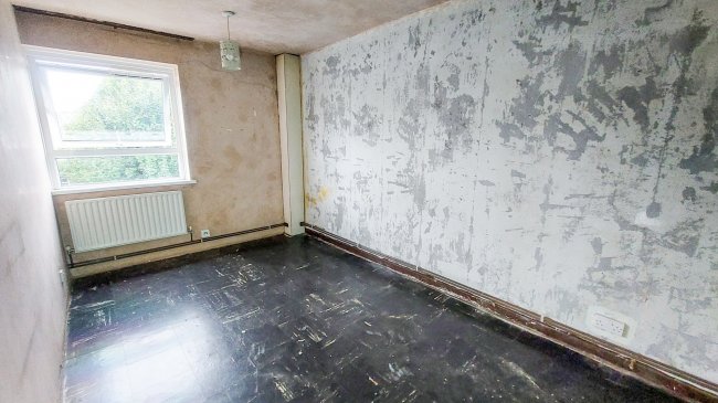 110 Hind Grove, London, E14 6HU 
 2