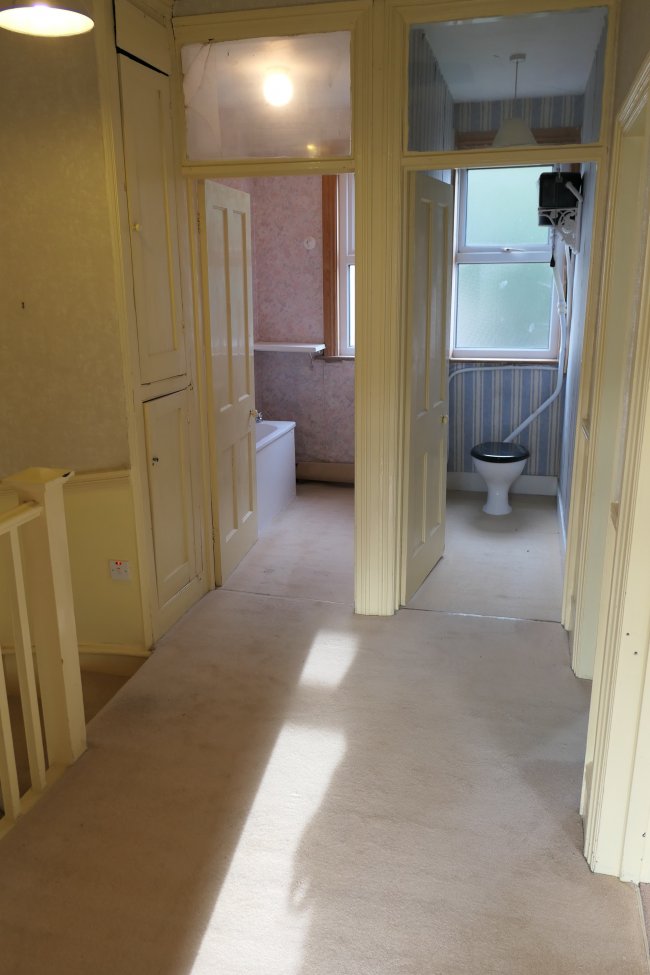 27 Lyndhurst Road, Thornton Heath, Surrey CR7 7PY 9