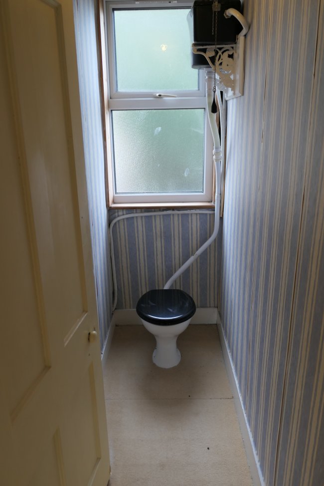 27 Lyndhurst Road, Thornton Heath, Surrey CR7 7PY 9