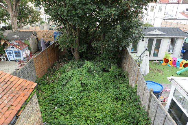 27 Lyndhurst Road, Thornton Heath, Surrey CR7 7PY 9